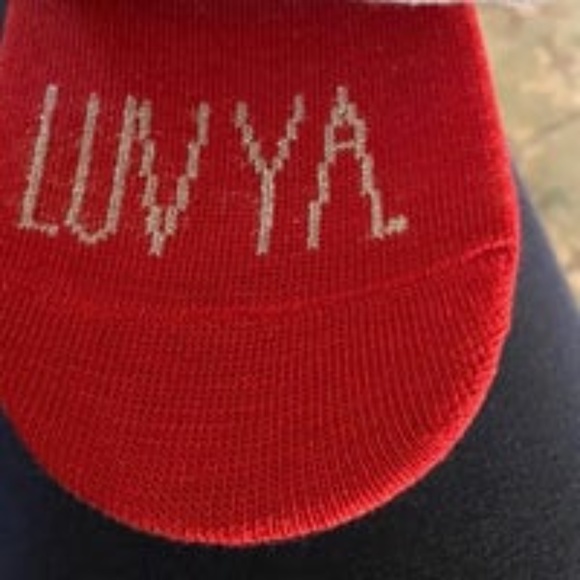 Rae Dunn Valentine’s Day sock pack of 6 be mine - Picture 5 of 7